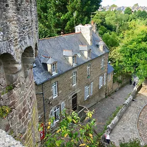 La Vue Des Remparts Dinan